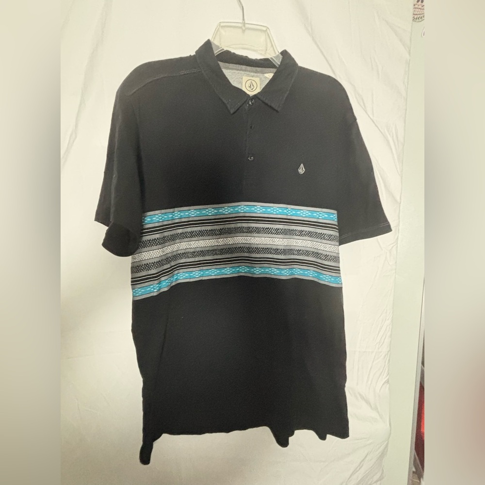 Volcom Black and Blue pattern beachy worn in Polo Shirt Large